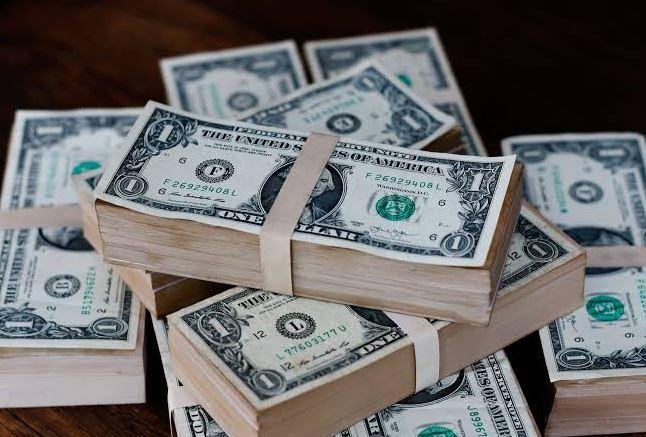 الفيدرالي الأمريكي يرسل 500 مليون دولار إلى العراق