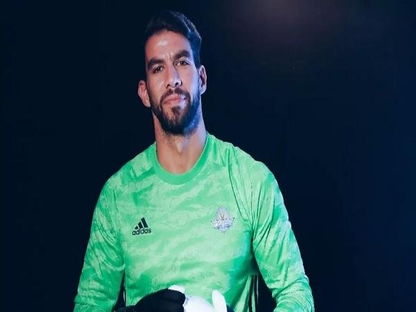 شريف إكرامي: قلة الشغف وراء اعتزالي.. ولا يوجد في مصر حاجة تشبه الأهلي