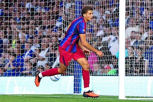 حمزة عبد الكريم يتواجد على مقاعد بدلاء برشلونة أمام بازل السويسري