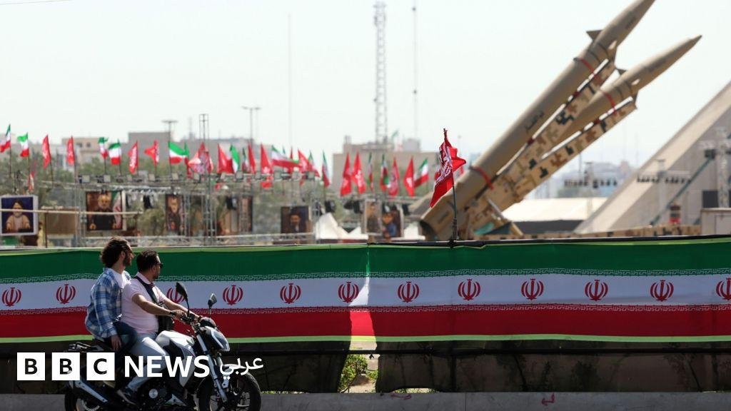 ترامب يقول إن واشنطن تتعامل بـ"هدوء" مع إيران، وطهران تضع شروطاً لإعادة فتح مضيق هرمز