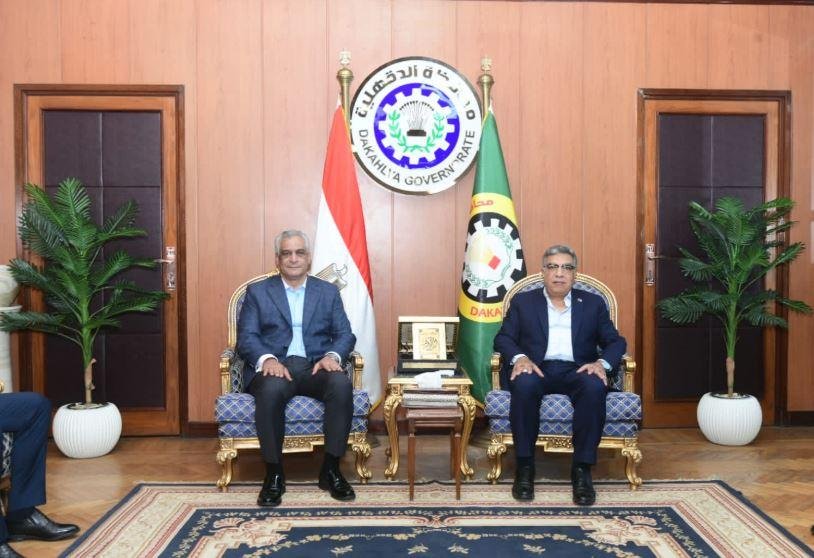وزير الإنتاج الحربي ومحافظ الدقهلية يفتتحان مصيف «أبو زعبل للكيماويات» بجمصة ويبحثان تعزيز التعاون المشترك