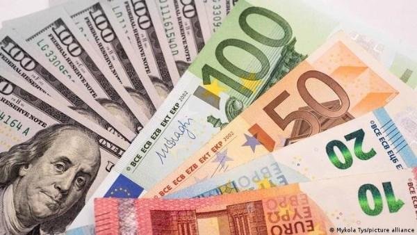 سعر العملات الأجنبية في السوق الرسمية الآن .. دولار ويورو