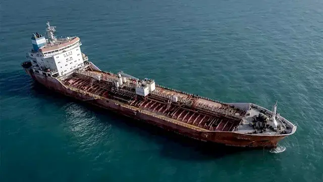أمبري: فرق إنقاذ تشارك في إنقاذ ناقلة نفط منكوبة قبالة سواحل عُمان