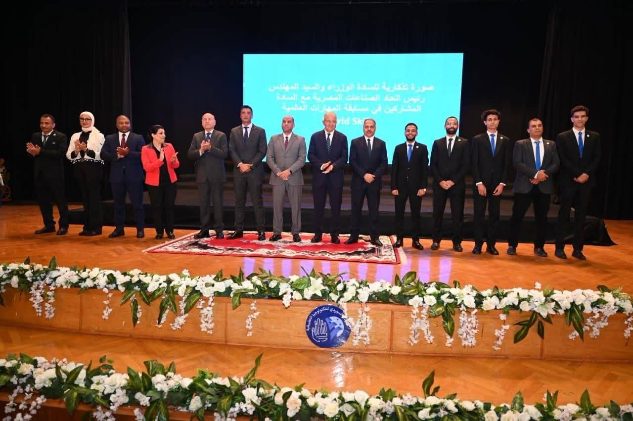 وزير الصناعة: العمالة المدربة المحرك الأساسي للصناعة.. وخريجو التكنولوجيا التطبيقية مستقبل الإنتاج المصري