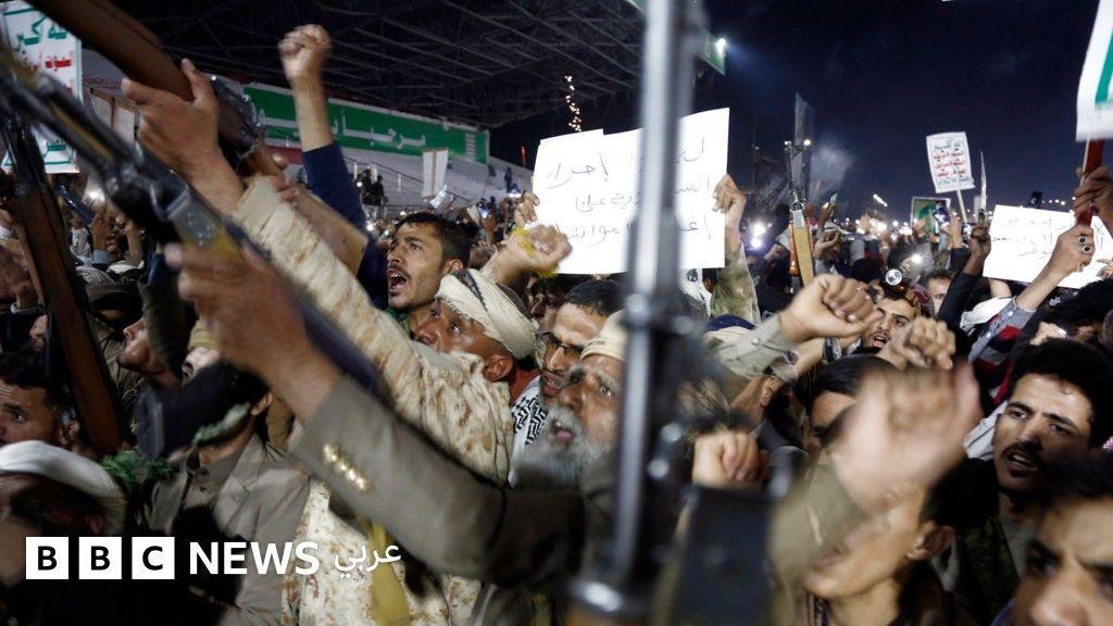 الحوثيون يعلنون استهداف ناقلتي نفط سعوديتين وإيران تقول إن مضيق هرمز "مغلق بالكامل"