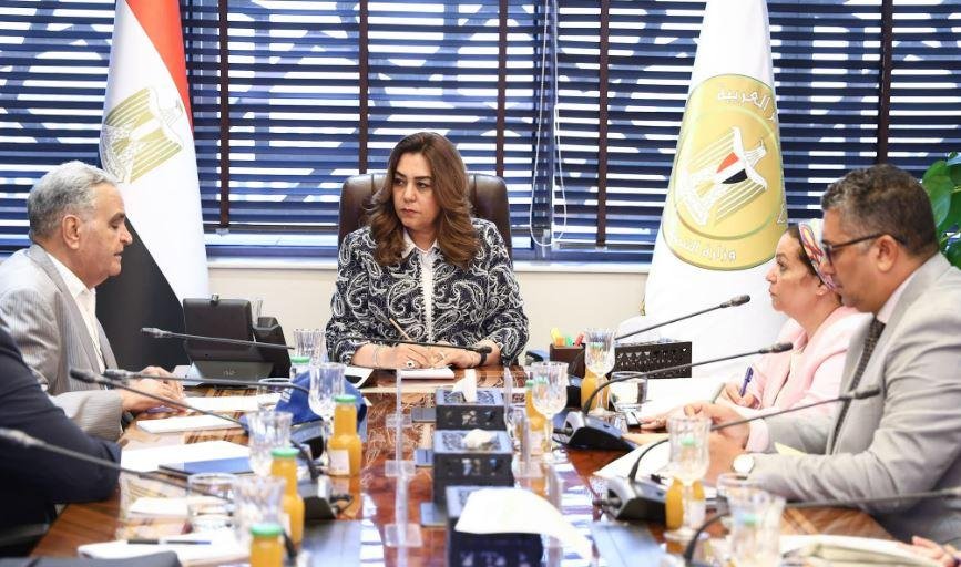 وزيرة التنمية المحلية والبيئة تجتمع للتحضير لمشاركة مصر في مؤتمر اتفاقية التنوع البيولوجي COP17 بأرمينيا