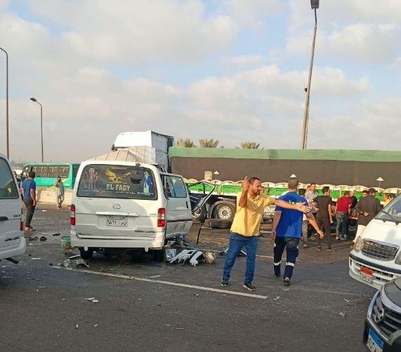 مصرع شخص وإصابة 14 آخرين في حادث تصادم أعلى الإقليمي بالشرقية