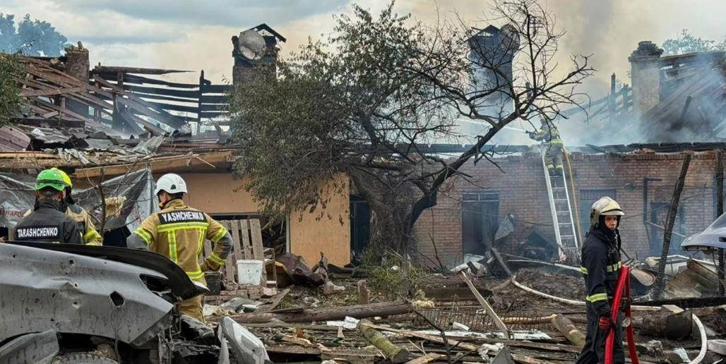مسئولون روس وأوكرانيون يعلنون مقتل 14 شخصا في أحدث الهجمات