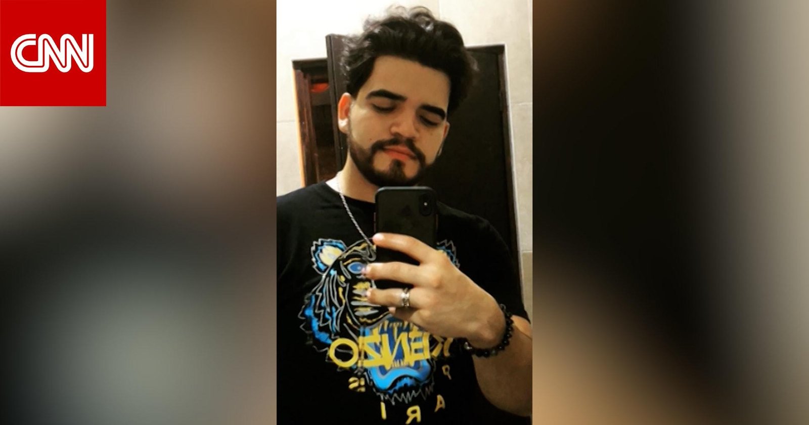 رميًا بالرصاص.. مقتل مؤثر مكسيكي أثناء بث مباشر بعد توقف دراجة يستقلها شخصان بقربه