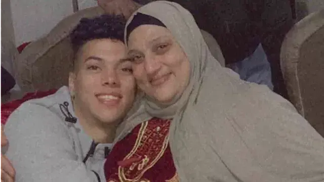إمام عاشور يهنئ والدة زوجته بمناسبة يوم ميلادها (صور)