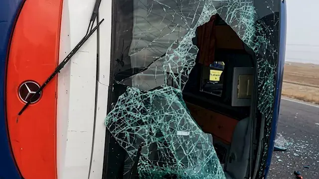 28 سائحا و4 مصريين.. ننشر أسماء وحالة مصابي حادث أتوبيس رأس سدر