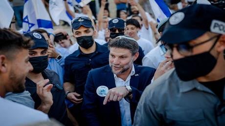 تحذير أممي وفلسطيني من انهيار اقتصادي في الضفة بعد قرار بنكين إسرائيليين وقف المراسلة