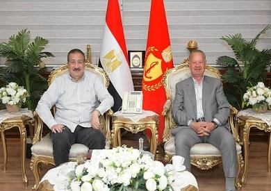 محافظ بورسعيد يبحث مع رئيس جمعية مستثمري الجنوب دعم التنمية والمشاركة المجتمعية
