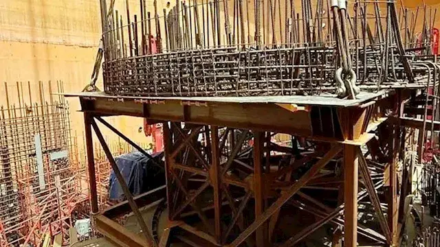 30 ساعة عمل متواصل.. اكتمال الصبة الخرسانية للمستوى الرابع بمفاعل الضبعة