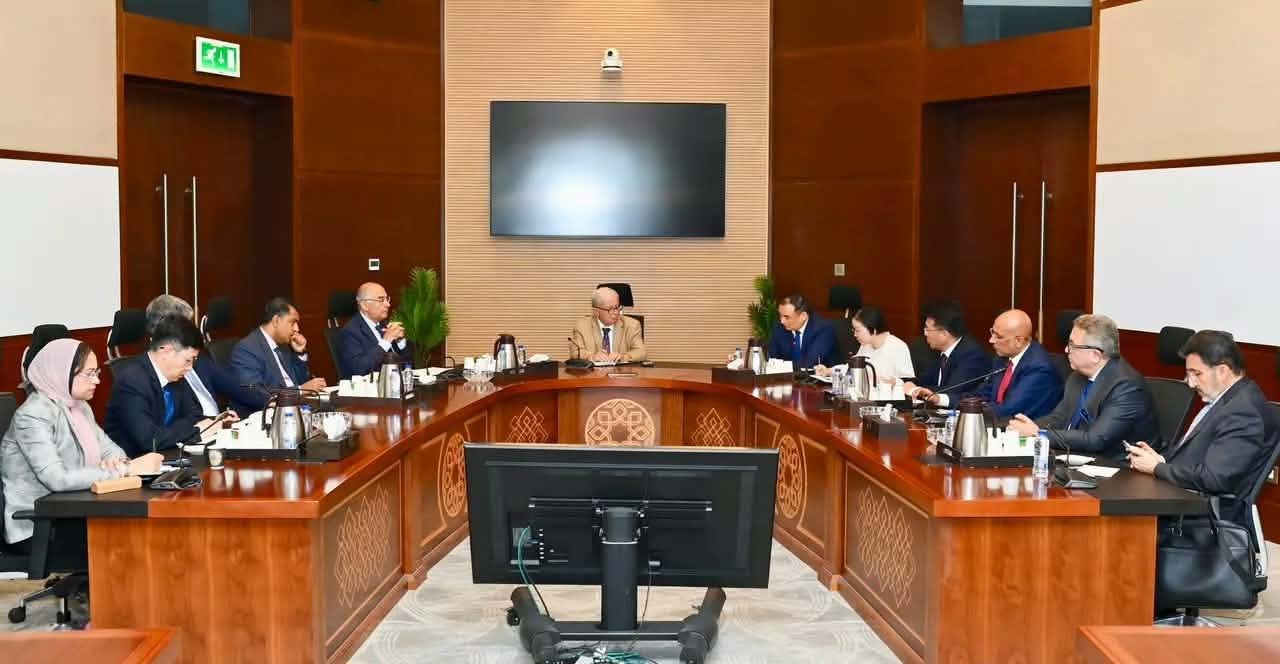 نائب رئيس الوزراء يبحث توسع استثمارات شركة CNCEC الصينية في مصر