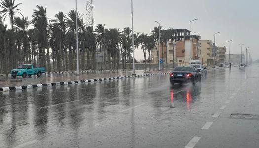 فيديو.. الأرصاد: فرص أمطار رعدية على بعض المناطق اليوم.. وانخفاض في الحرارة غدا