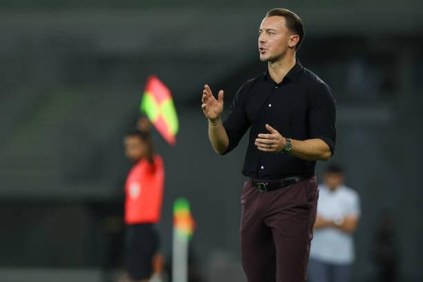 يايسله يقترب من تدريب نيوكاسل يونايتد