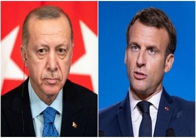 ماكرون يشكر تركيا على إرسال طائرتي إطفاء إلى فرنسا