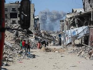 غزة.. استشهاد 3 فلسطينيين بقصف إسرائيلي على منزل شمال القطاع 
