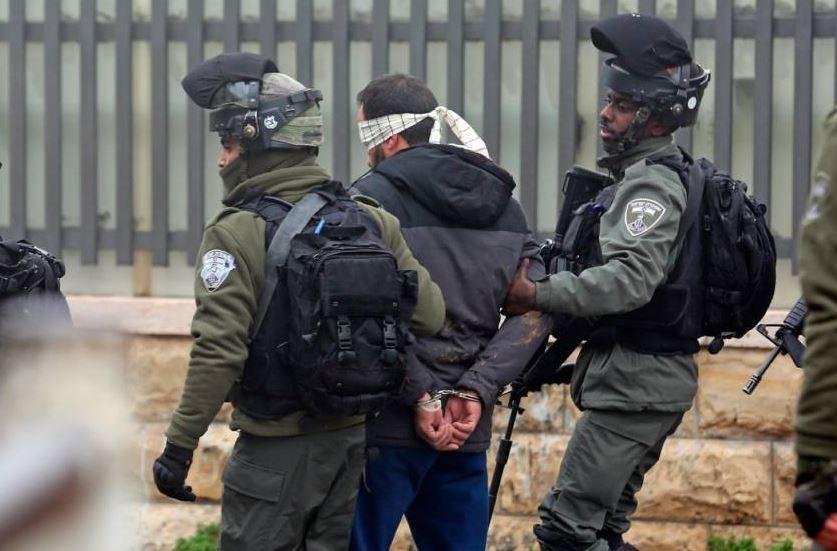 الضفة.. جيش الاحتلال يعتقل 40 فلسطينيا من بلدة تل ويواصل حصارها