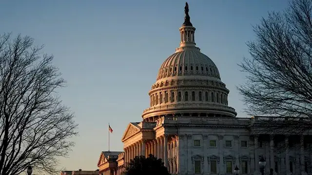 الشرطة الأمريكية تخلي الكابيتول بعد الاشتباه في مركبة قرب المقر