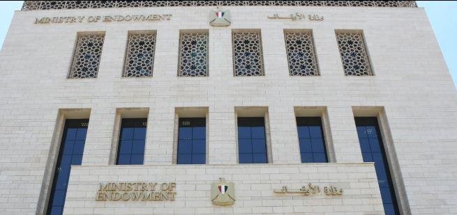 الأوقاف تنفي صلتها بشخص ظهر بالزي الأزهري وأثار جدلا على السوشيال ميديا