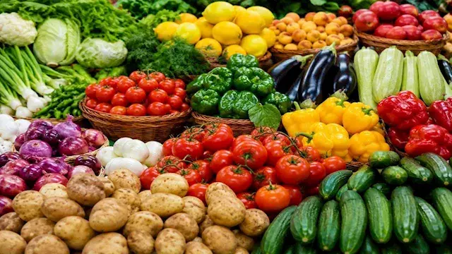 أسعار الخضروات والفاكهة في سوق العبور اليوم.. ارتفاع الطماطم