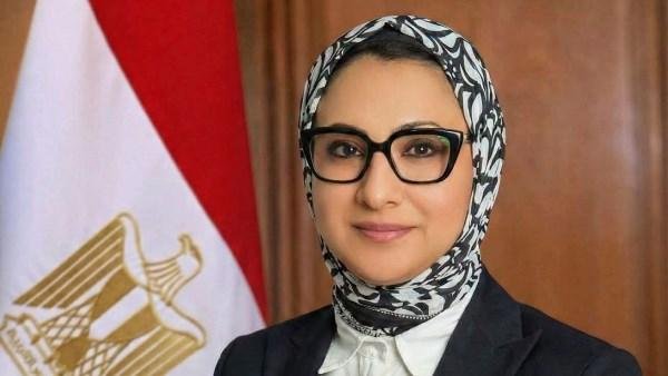 أخبار الوادي الجديد: المحافظ تبحث تطوير مهبط طائرات الفرافرة.. وتوافق علي  إنشاء لجنة عامة للأورام بالتأمين الصحي بـ«الداخلة»