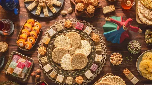 سعرها يقترب من 15 ألف جنيه.. ماذا يوجد داخل أغلى علبة حلاوة مولد هذا العام؟