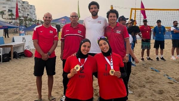 ياسر قمر: نعمل على تطوير منتخبات الكرة الطائرة ..ونهنئ سيدات الشاطئية بالإنجاز العربي
