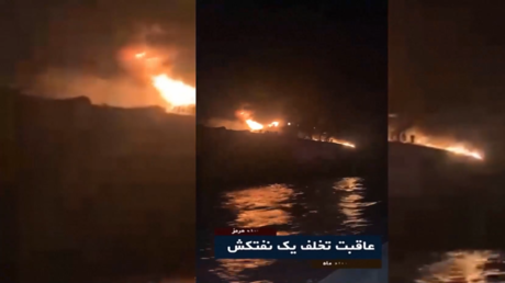 الجيش الإيراني ينشر لقطات لناقلتي نفط مشتعلتين في مضيق هرمز