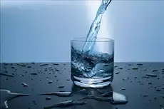 هل يقلل شرب الماء أثناء الوجبات الشهية؟
