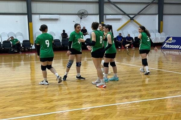 منتخب الجزائر للناشئات يفوز على السنغال في بطولة أفريقيا للكرة الطائرة