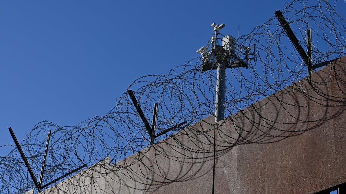 Trump administration to spend $1 billion on new border surveillance system