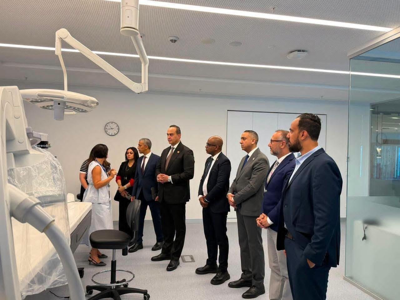 رئيس هيئة الرعاية الصحية يبحث في تركيا التعاون في مجالات الجراحة الروبوتية والتداخلات القلبية المتقدمة