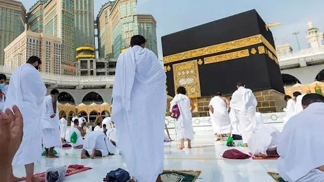 ضوابط جديدة للفنادق ونقل المعتمرين بمكة والمدينة.. مصدر يكشف التفاصيل