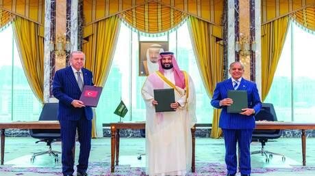أردوغان: "اتفاقية مكة" الدفاعية لا تستهدف أي دولة.. ونرفض الوصاية الخارجية