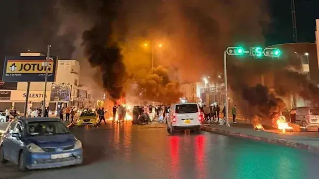 تصعيد جديد بطرابلس.. محتجون يغلقون مقر وزارة الخارجية الليبية