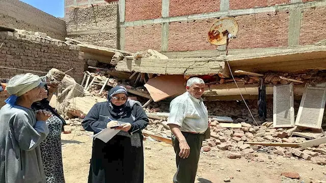 محافظ سوهاج يوجه بحصر خسائر منزل "قاو غرب" المنهار وإدراجه ضمن "حياة كريمة"