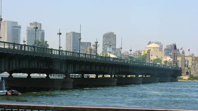 سر فتح كوبري قصر النيل.. كيف كانت تعبر البواخر النيلية؟ - (فيديو وصور)