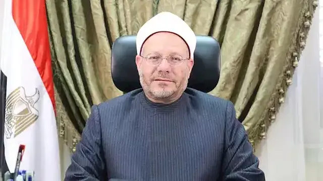 مفتي الجمهورية السابق يوضح حكم قطع صلاة الفريضة للرد على مكالمة مهمة