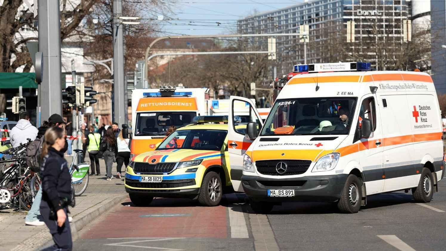 الشرطة: من المرجح أن سيارة اقتحمت حشدا في مسيرة للمثليين في برلين