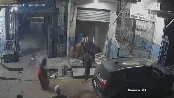 اقتحام منزل وتكسير سيارة.. مشاجرة بين عائلتين بسبب خلافات الجيرة في سنورس بالفيوم