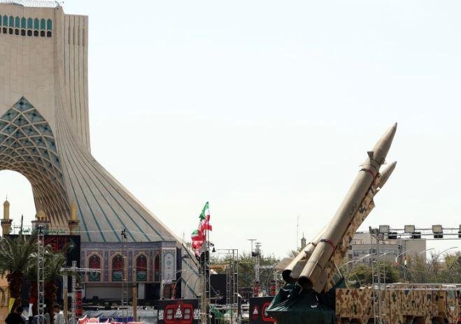 خبير أمريكي: طهران في وضع أفضل لخوض صراع طويل الأمد لاحتفاظها بمخزون كبير من الأسلحة