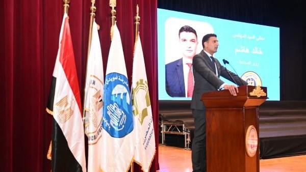 وزير الصناعة: خريجو التكنولوجيا التطبيقية من أهم عناصر القوة لتطوير القطاع الصناعي
