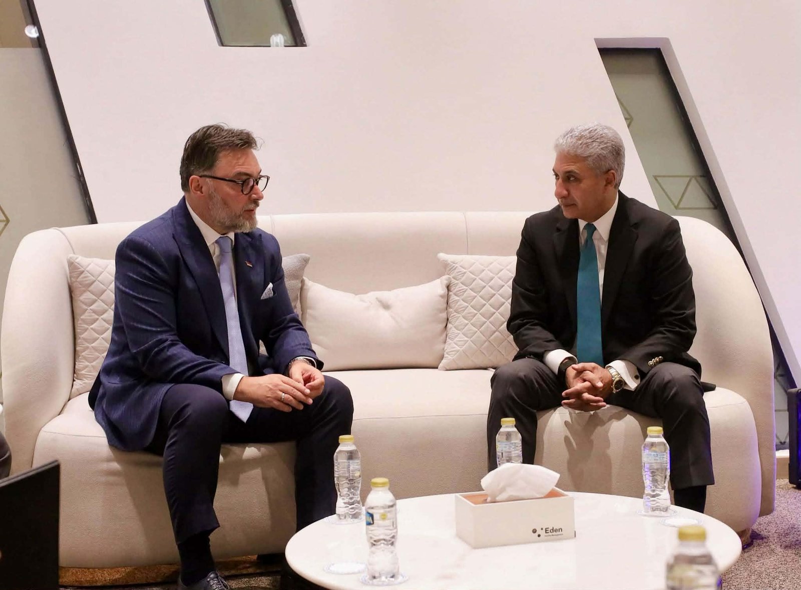 وزير السياحة يبحث مع نائب رئيس الوزراء البوسني تعزيز التعاون السياحي بين البلدين
