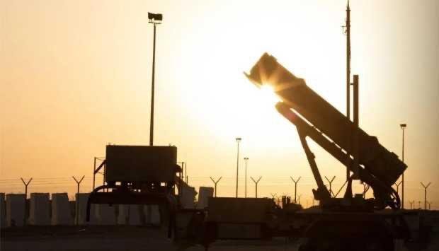البحرين تعلن اعتراض وتدمير عدد من الاعتداءات الجوية الإيرانية