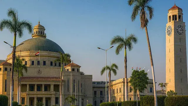 للعلمي والأدبي.. تعرف على منح جامعة القاهرة لطلاب الثانوية العامة 2026