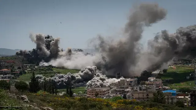 لبنان تحت القصف.. غارات إسرائيلية عنيفة تستهدف علي الطاهر ودوحة كفررمان