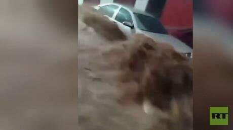 فنزويلا.. فيضانات في شوارع العاصمة كاراكاس